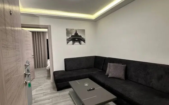 Privet Apartment 37 for Three Near Downtown Kh&sh