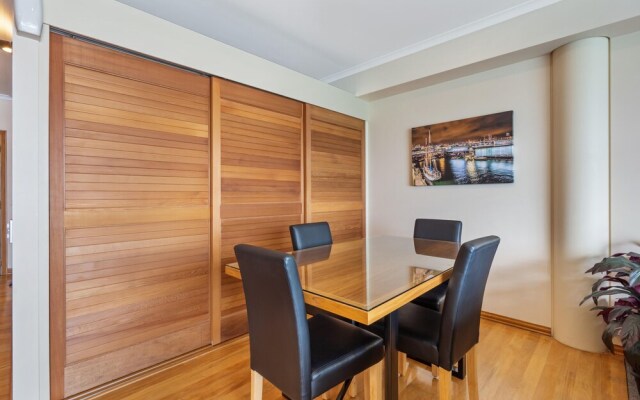 QV Waterfront Apt with Wifi - 946