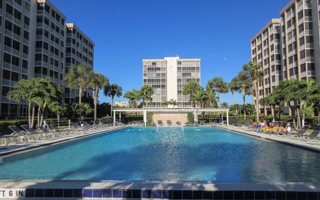 Creciente 413N by RedAwning