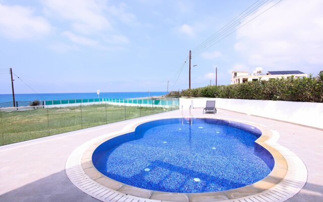 Phaedrus Living Beachfront Villa Mare