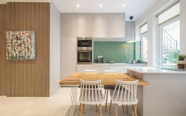 Stunning Design 1BR  Secret Garden