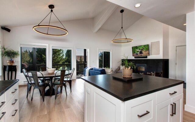 Abode at Rendezvous Retreat Home