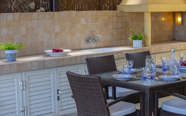 Sirina Waterfront House