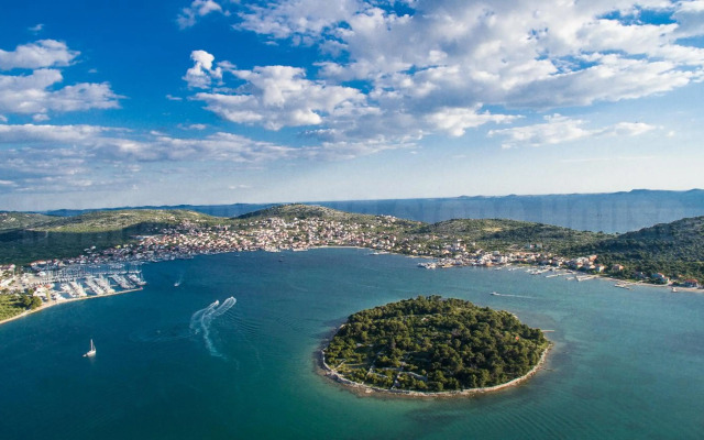 Hanna Cozy Old Stone House