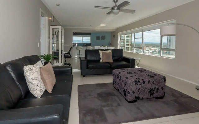 Pacific Plaza Apartments