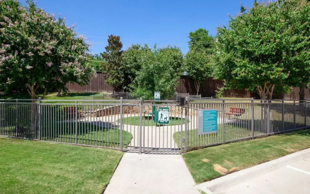 Dallashaus Near Galleria Medical City