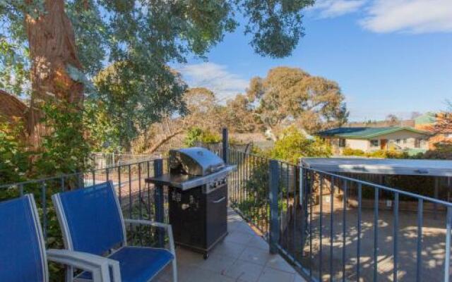 Banjos Way 2/23 Banjo Patterson Crescent