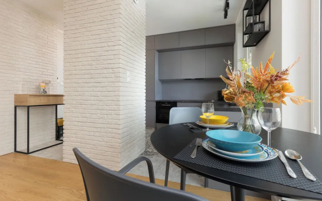 Stylish Apartment With AC by Renters