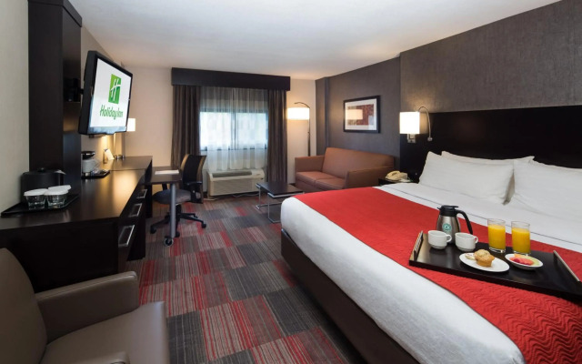 Holiday Inn Milwaukee Riverfront by IHG