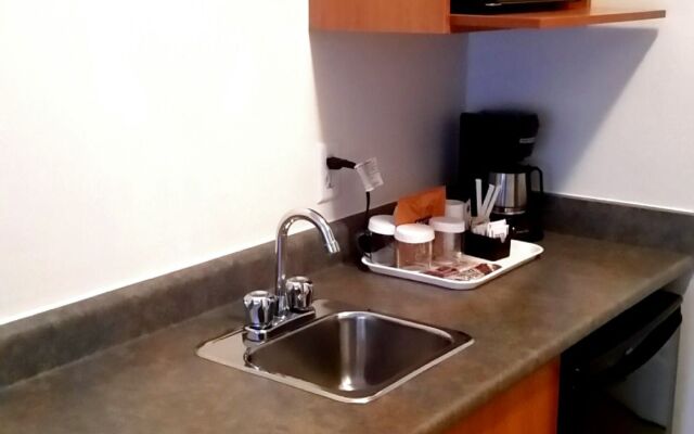 Holiday Inn Victoria Elk Lake by IHG
