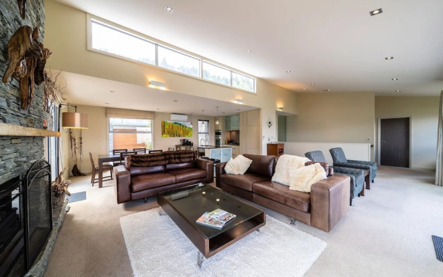 13 Poole Lane by Staysouth