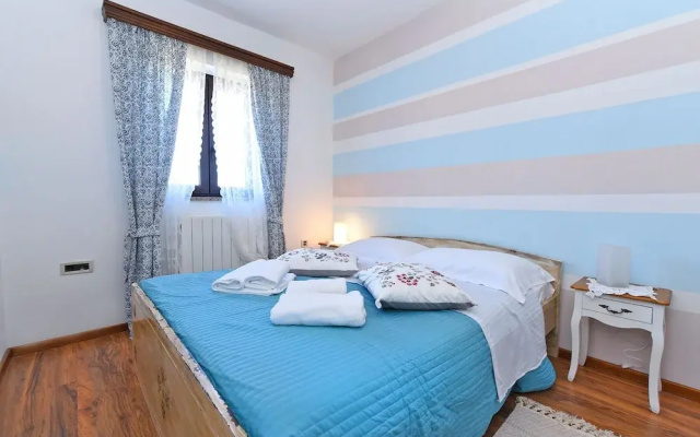 Apartment 1561