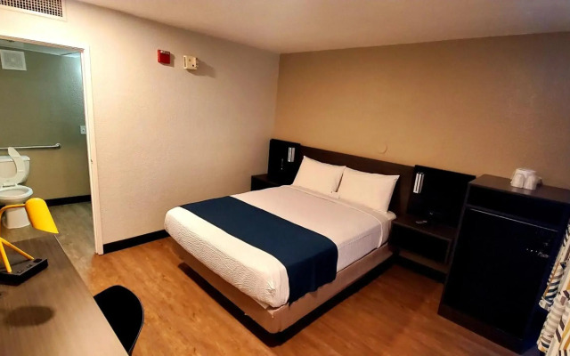 Motel 6 Palmdale, CA