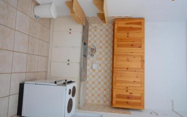 Aparthotel 1 Star Troulos