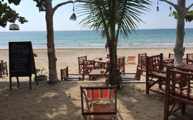 Lanta Smile Beach At Klong Dao