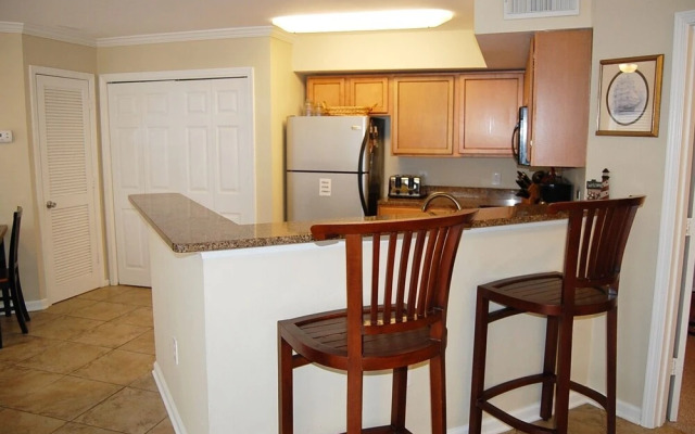 Colony Club M5 condo