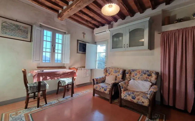 Apartment in Orbicciano With Pool