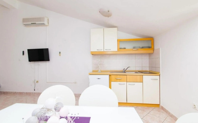 Vik - 250 m from beach - A2(3+2)