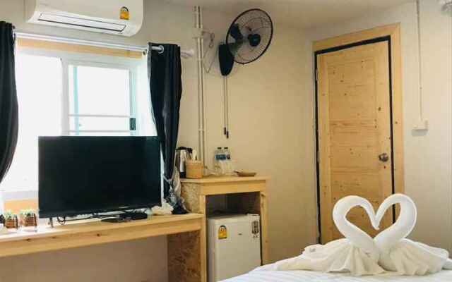 Lipe Garden Beach Resort