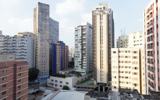 Estúdios com AC e Varanda na Bela Vista