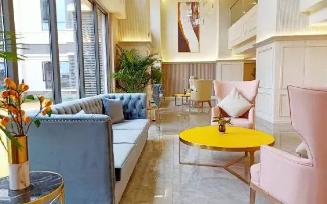 Qionghai Lake View Family Resort