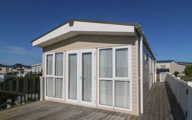 Seafront Holiday Home 2