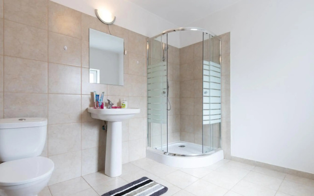 Nicole's Dorobanti Studio