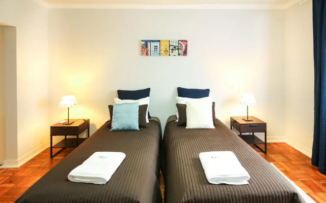 Cruz Apartments