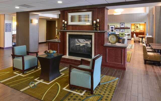 Hampton Inn & Suites St. Louis-Edwardsville