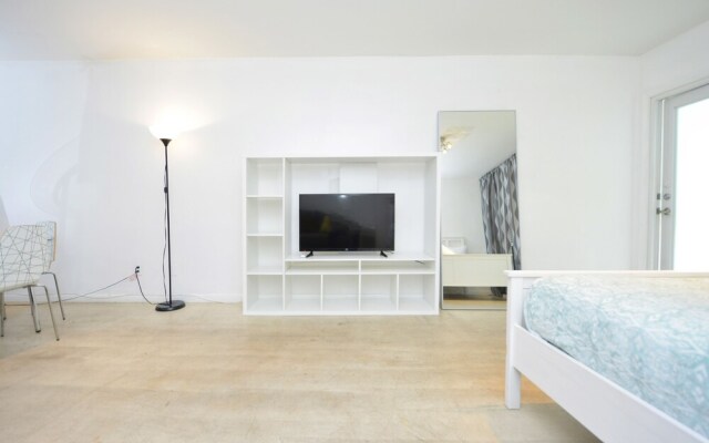 Art Deco Studio Apartments