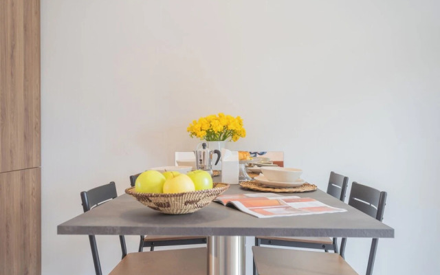 Cozy Nest on the Lake by Rent all Como