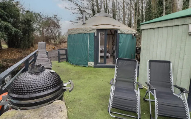 The Lakeside Yurt
