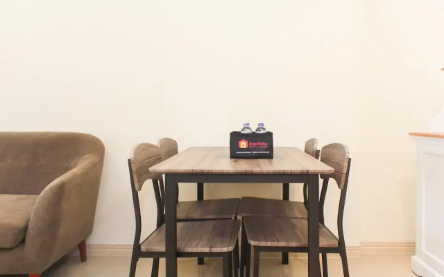 Spacious and Well Appointed 2BR at Meikarta Apartment – Guest Rooms – Cibatu