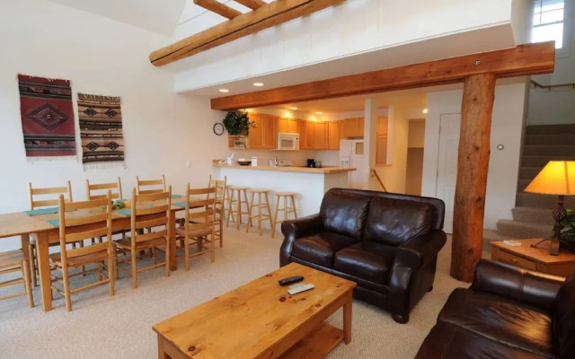 Saddle Ridge Townhomes Mid-Mountain