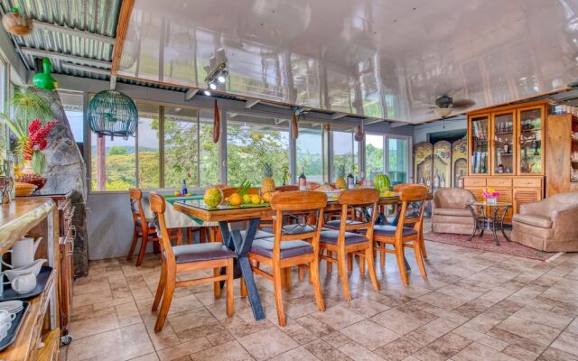 Arenal Chill Inn