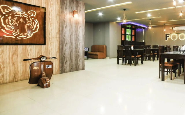 Hotel C P Palace by OYO Rooms