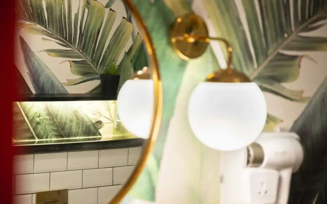 The Red-hot Retro 2bdr Apt. @ Cairo's Downtown