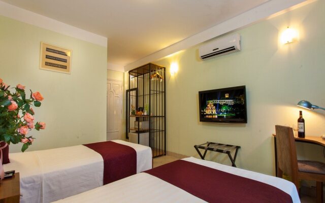 Hanoi Iris Boutique Hotel