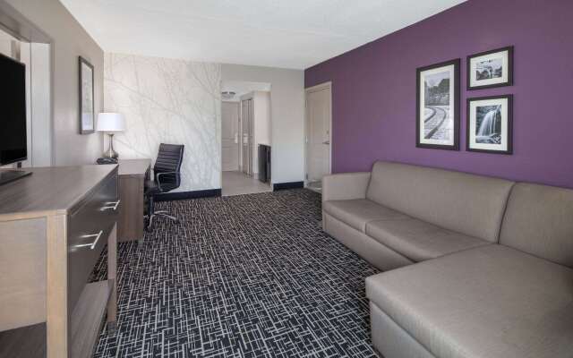 La Quinta Inn & Suites by Wyndham Chattanooga - East Ridge