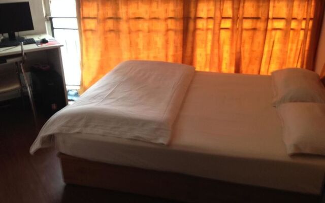 Zhengzhou Yueliangwan Serviced Apartment