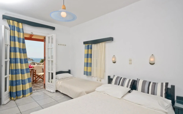 Ydreos Studios & Apartments