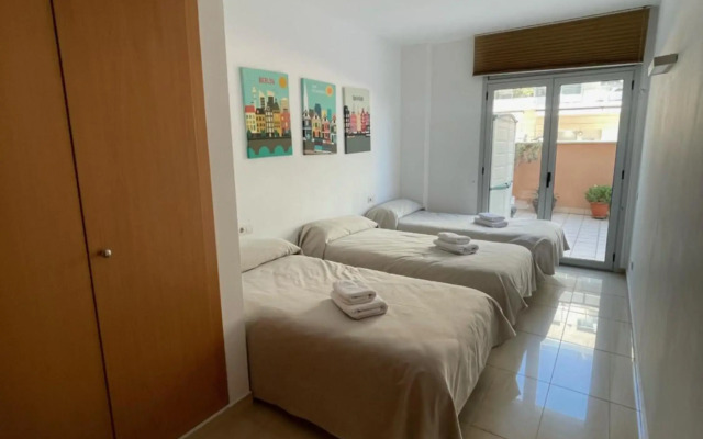 BADALONA BEACH APARTMENt