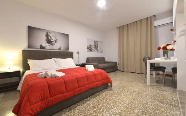 Home & Suites Angioino