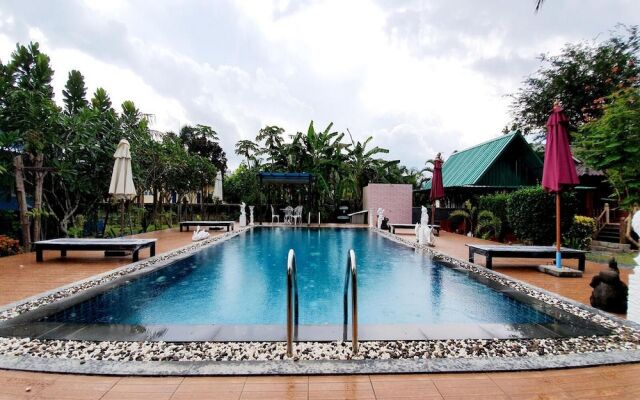OYO 967 Andathien Pool Villa Aonang