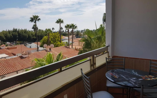 5 min walk from Yumbo 309