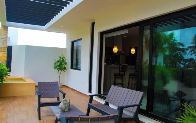 Corcomoran Luxury Beachfront house