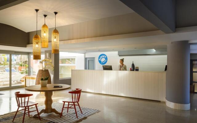 Miramar Sunny Hotel & Residence