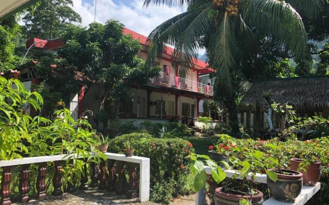 Puerto Galera Hostel