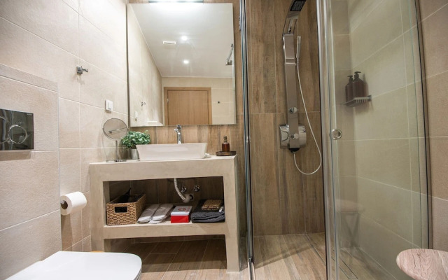Ammos Luxury Suites
