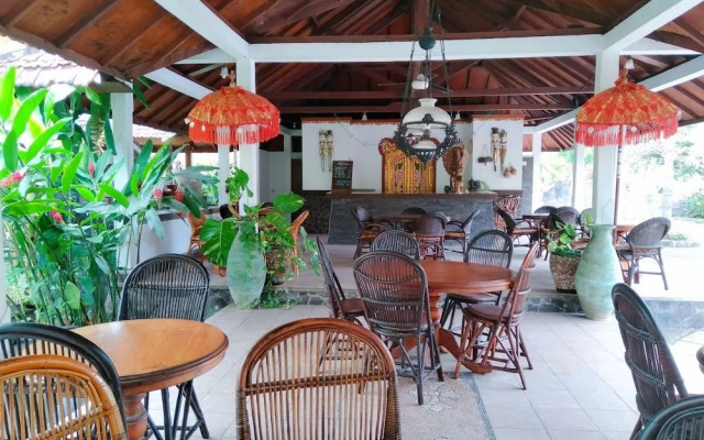 Rini Hotel